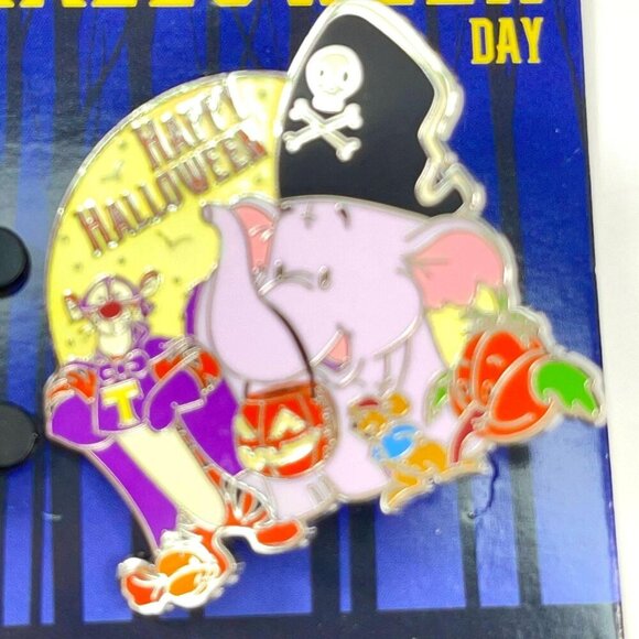 Disney Heffalump Trading Pin Winnie Tigger Halloween 2020 Lapel Pin Brooch Badge - Picture 3 of 7